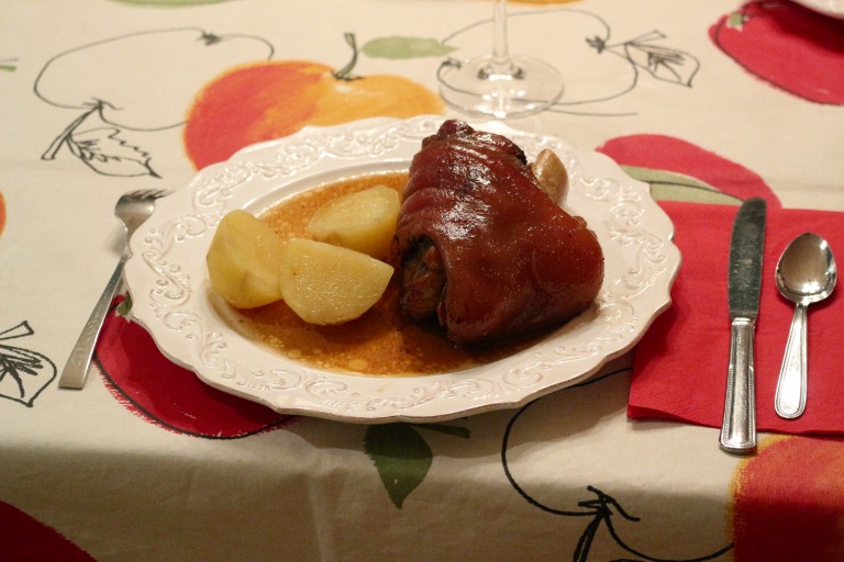 JARRET DE PORC BRAISÉ AU SIROP D’ÉRABLE – La Cuisine de Michel